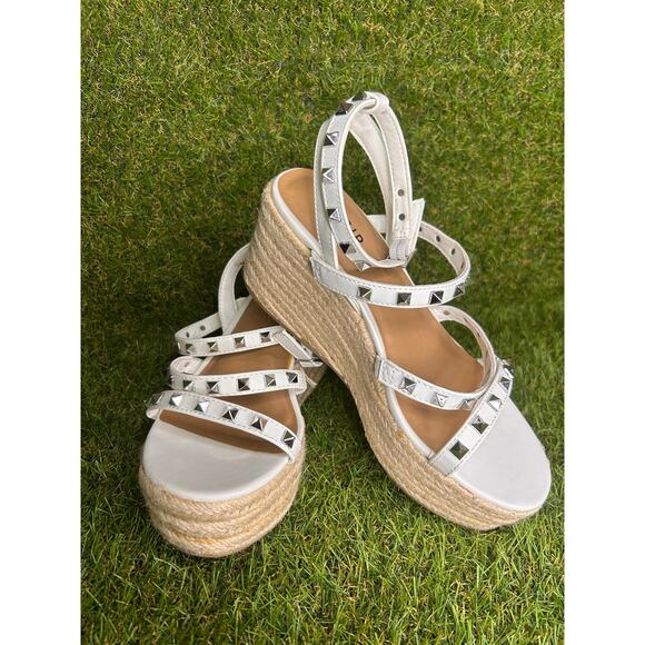 Torrid‎ White Studded Gladiator Platform Sandal 8WW NWOT - Picture 10 of 13